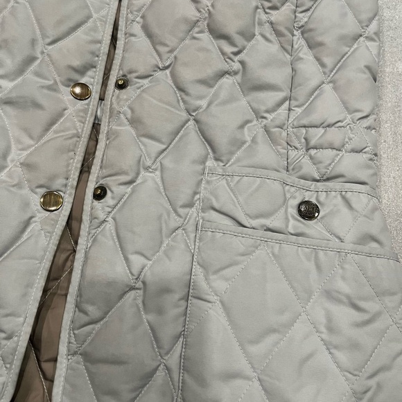[S]Eddie Bauer EB550 Women's Quilted Silver Down Vest - Picture 2 of 10
